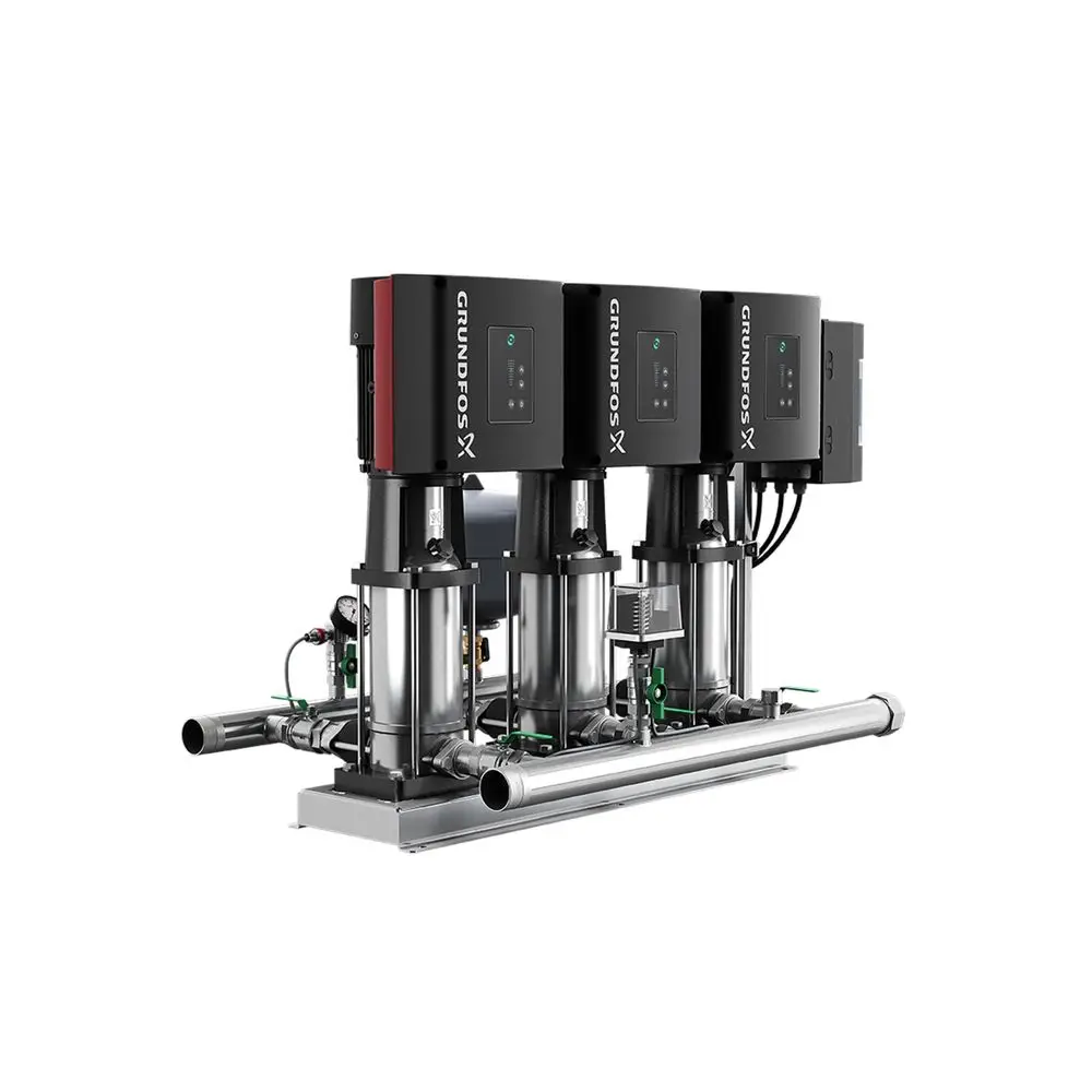 Drei vertikale Pumpenmodule von Grundfos mit Edelstahlgehäusen, montiert auf einer gemeinsamen Grundlage, für Druckerhöhungsanwendungen.